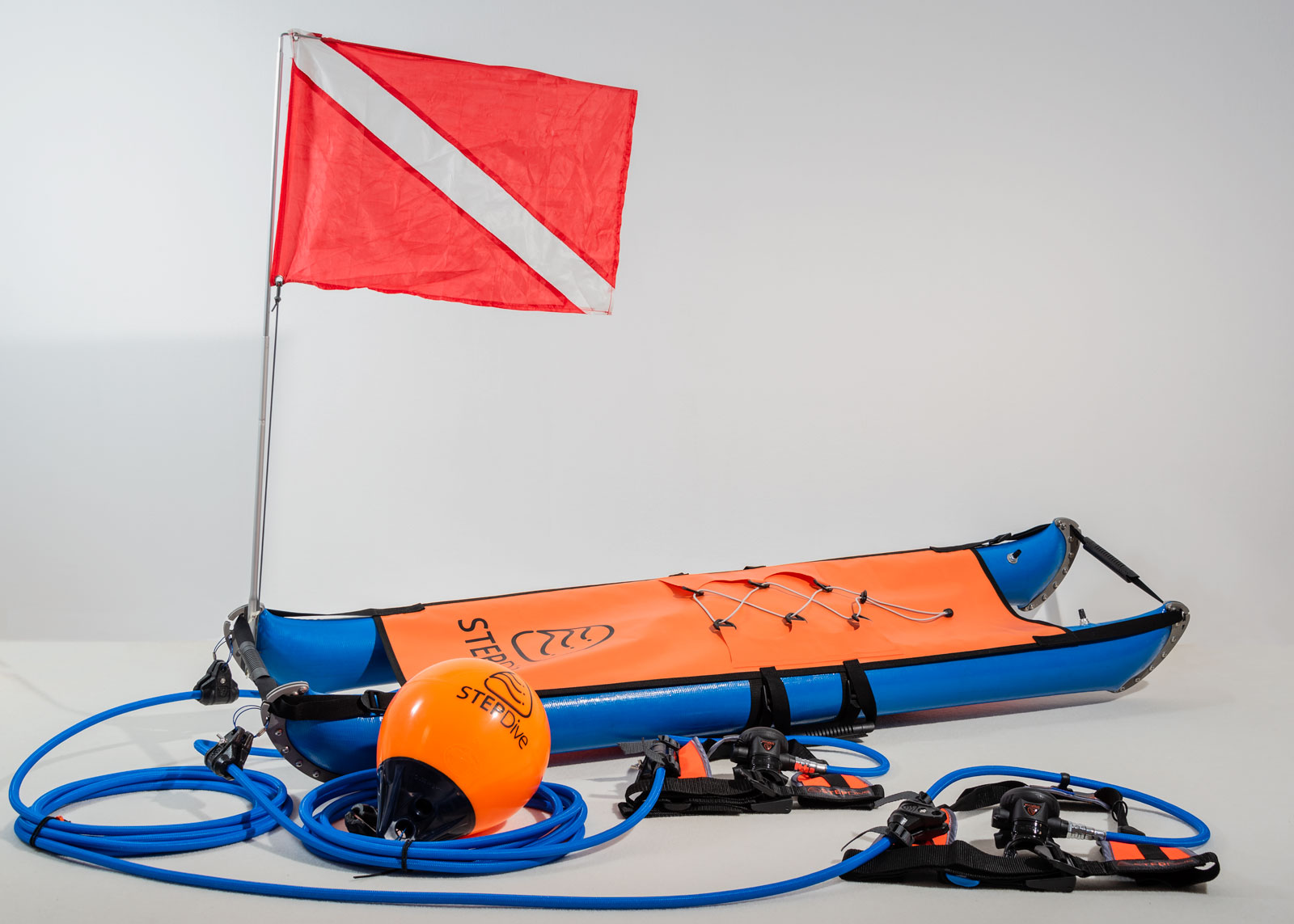 step_dive_2diver_red_flag_gauge_1600x1143